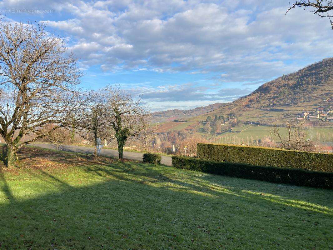 Terrain à MARCILLAC-VALLON