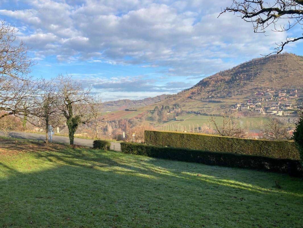 Terrain à MARCILLAC-VALLON