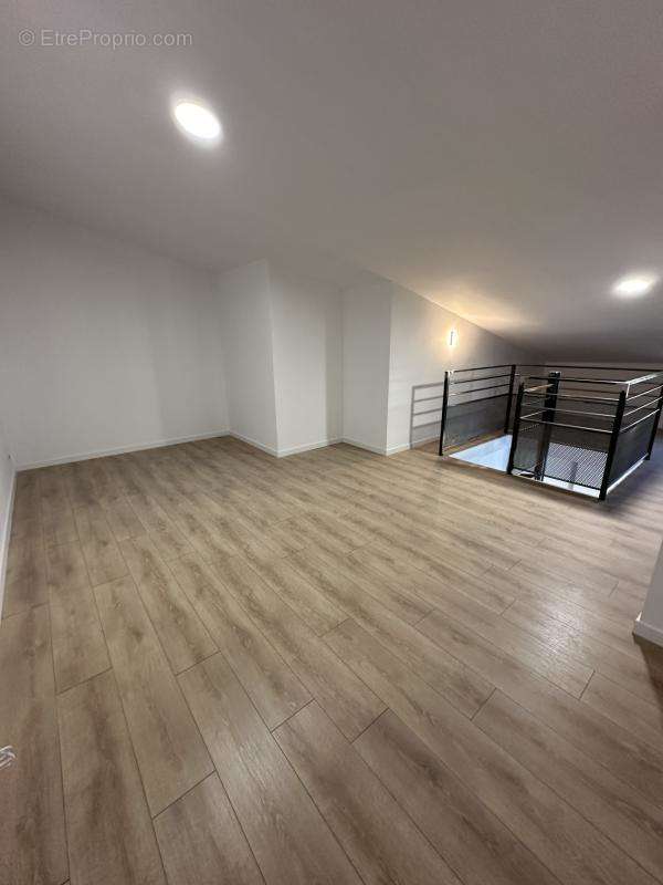 Appartement à PELISSANNE