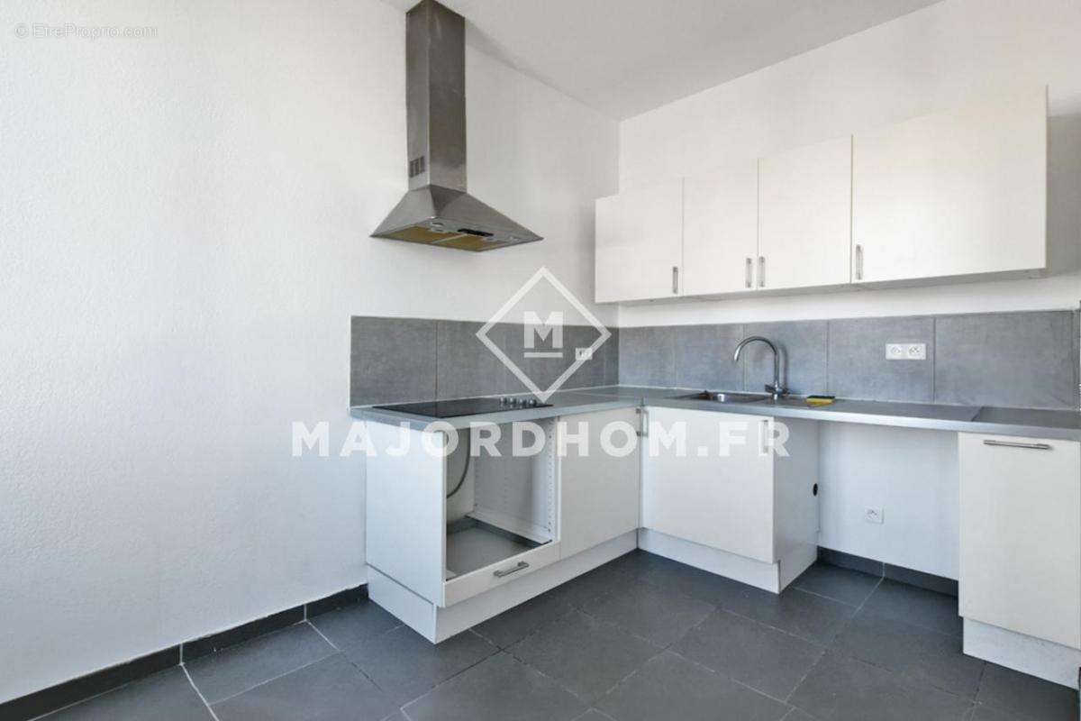 Appartement à MARSEILLE-4E