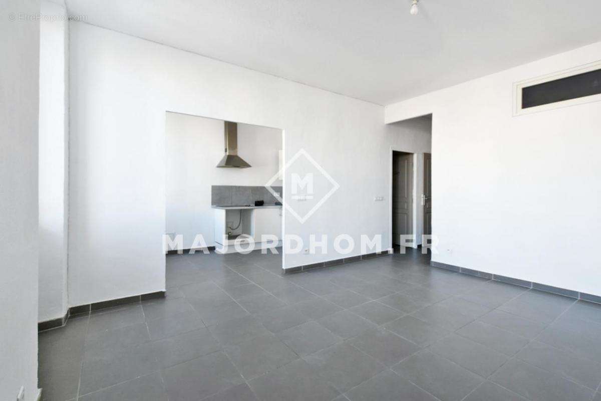 Appartement à MARSEILLE-4E