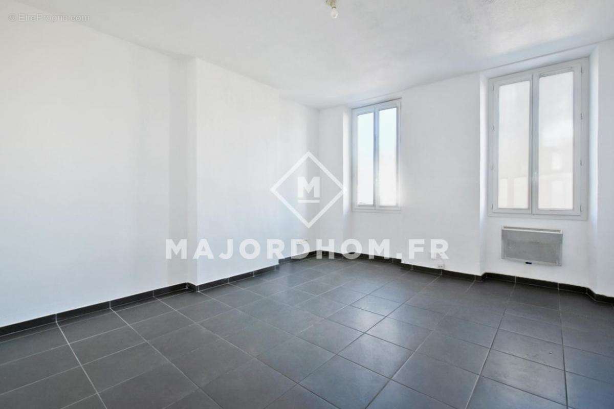 Appartement à MARSEILLE-4E