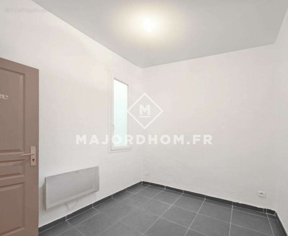 Appartement à MARSEILLE-4E