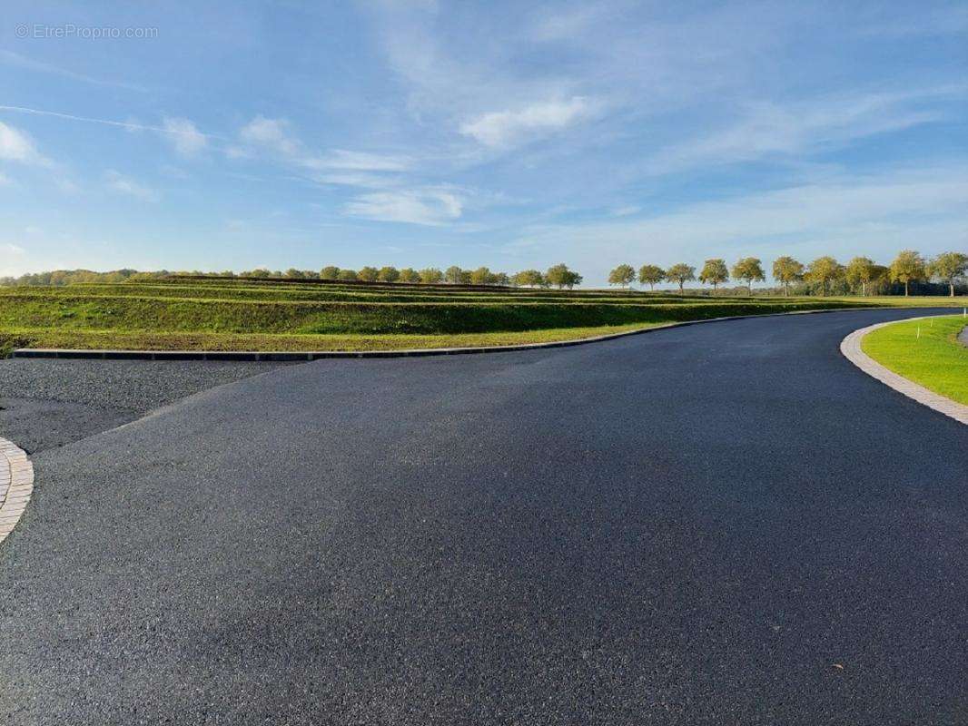 Terrain à DOUVRES-LA-DELIVRANDE