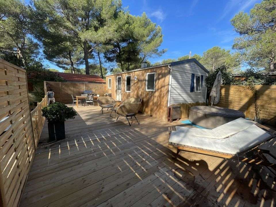 Maison à LE CASTELLET