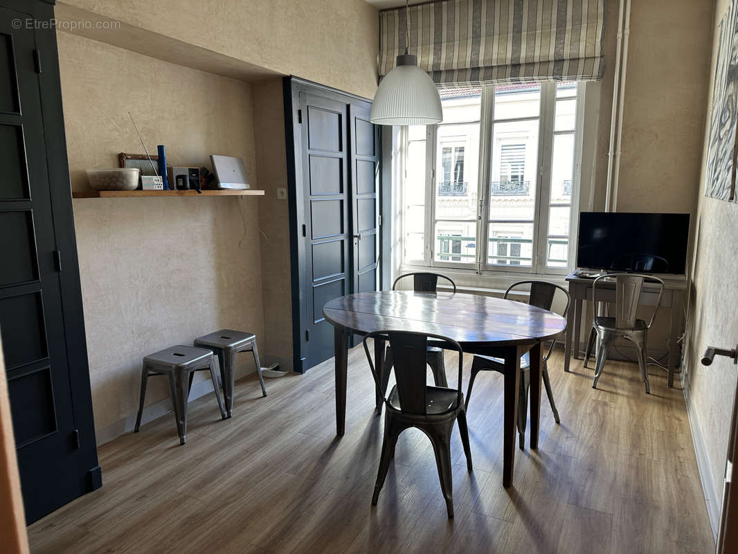 Appartement à SAINT-ETIENNE