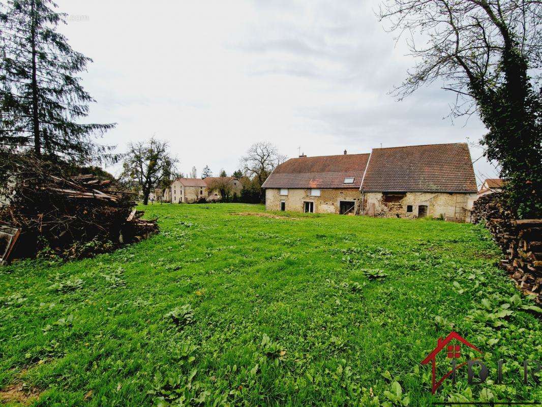 Maison à LAMBREY