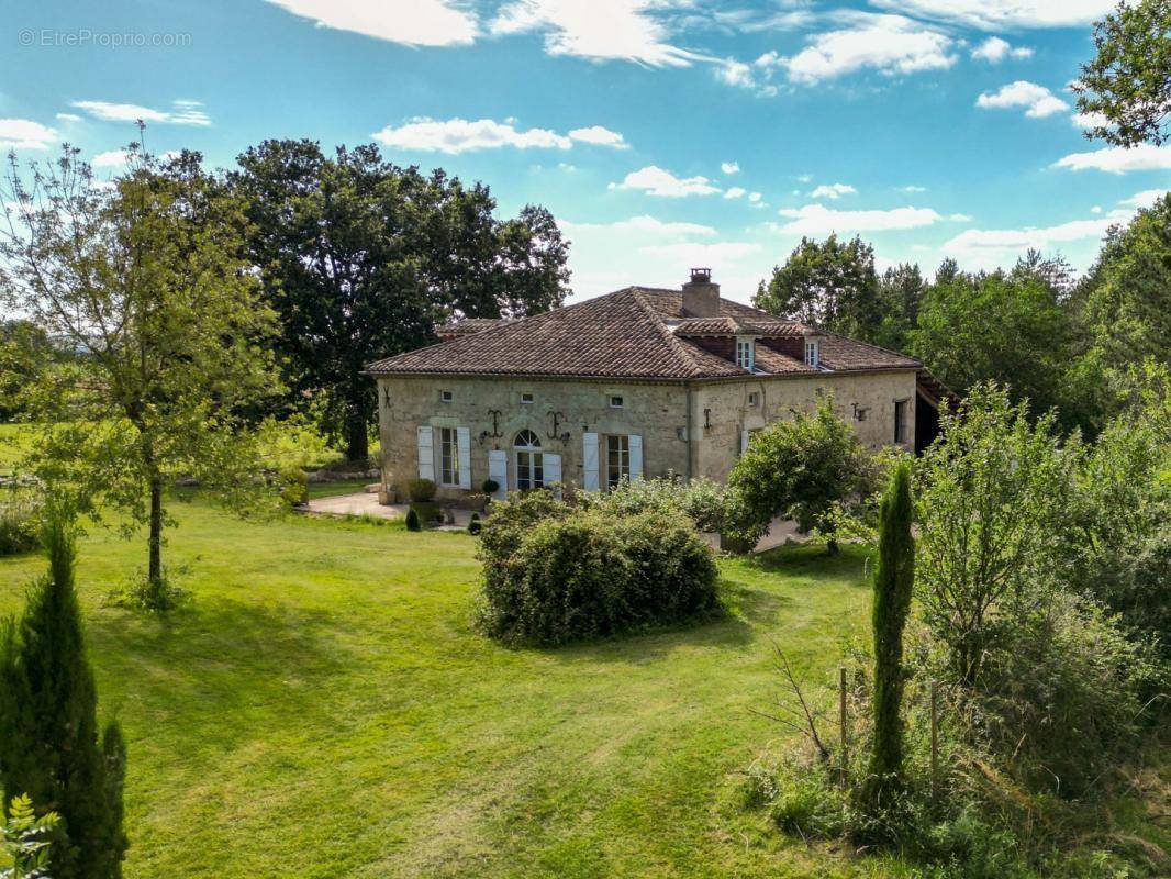 Maison à SAINT-CLAR