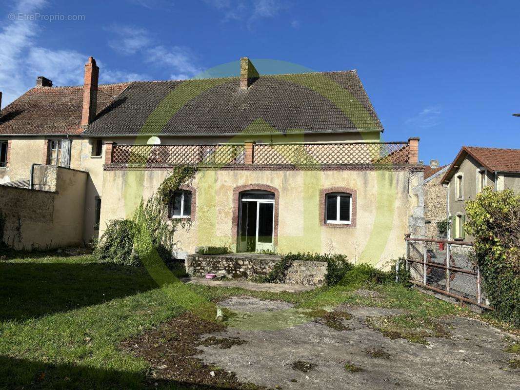 Appartement à CHENERAILLES