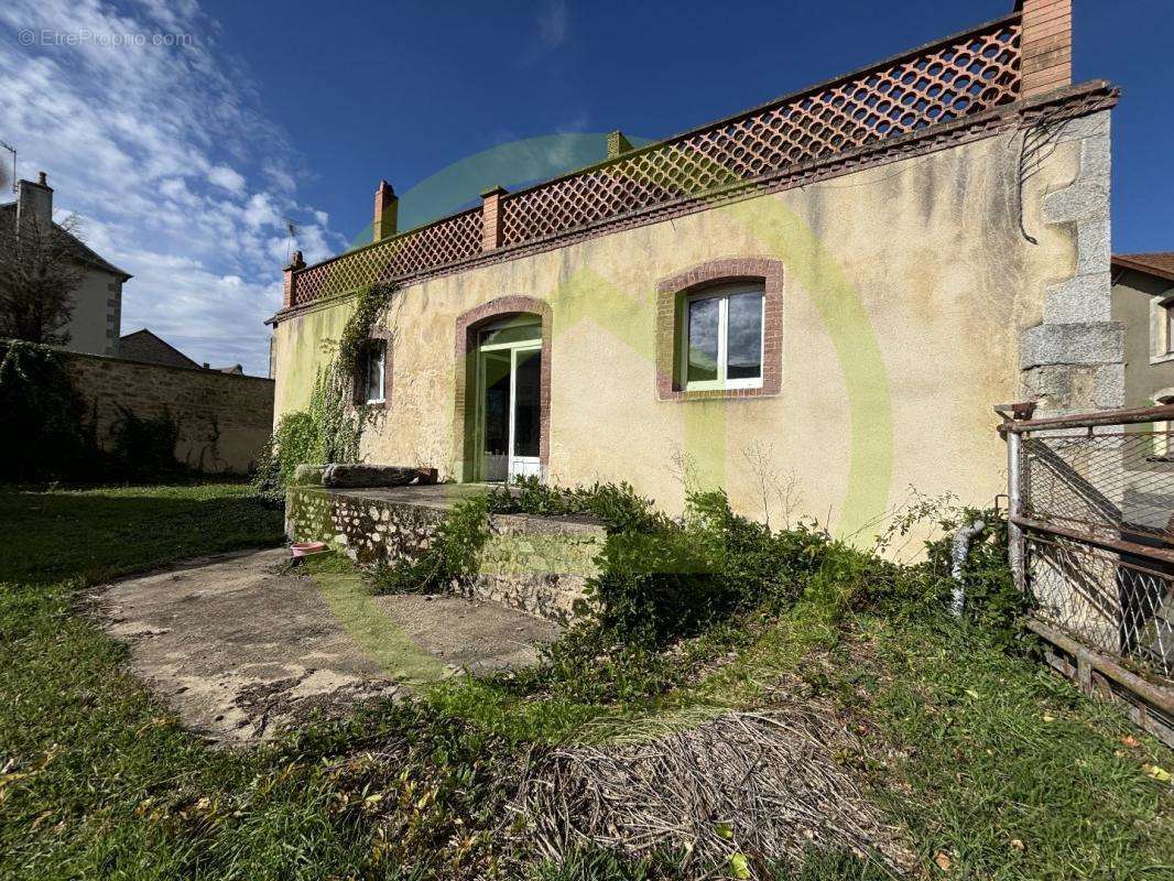 Appartement à CHENERAILLES