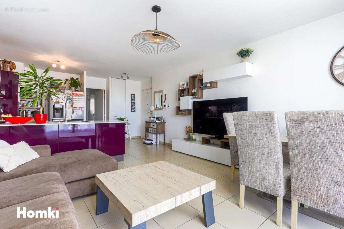 Appartement à SAINT-LAURENT-DU-VAR