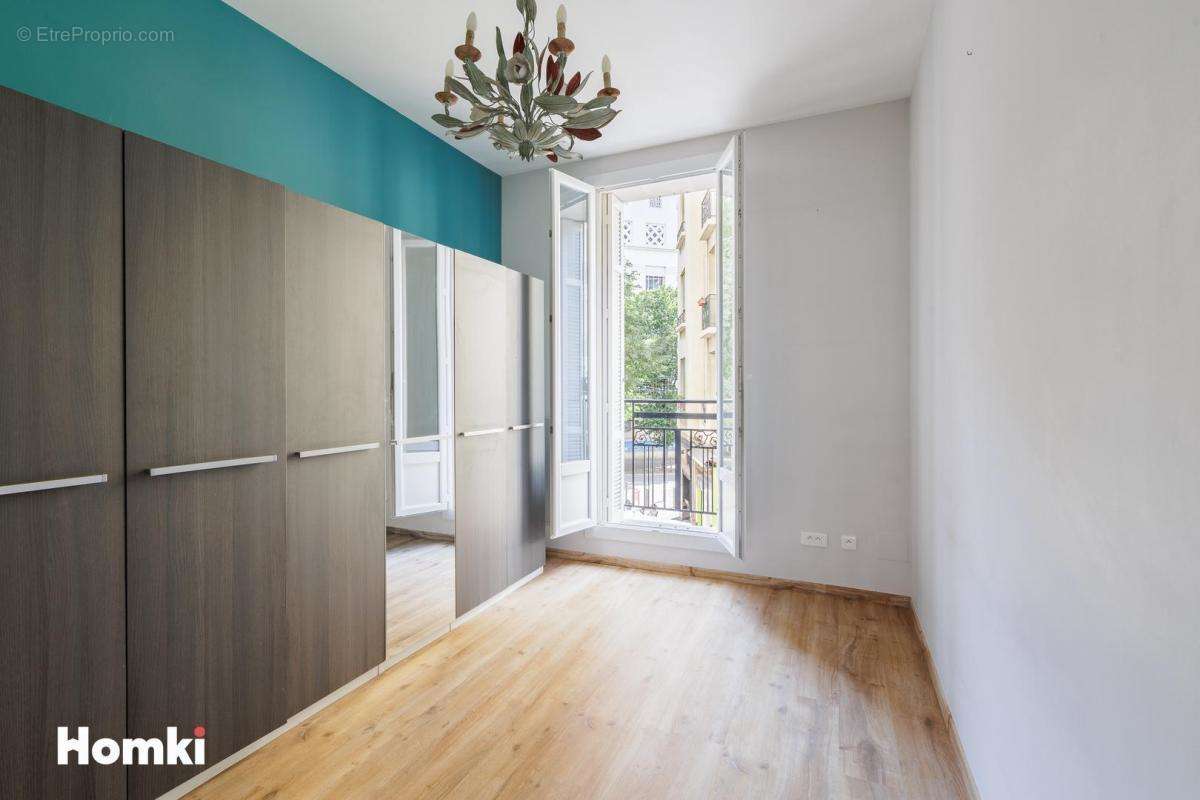 Appartement à MARSEILLE-4E