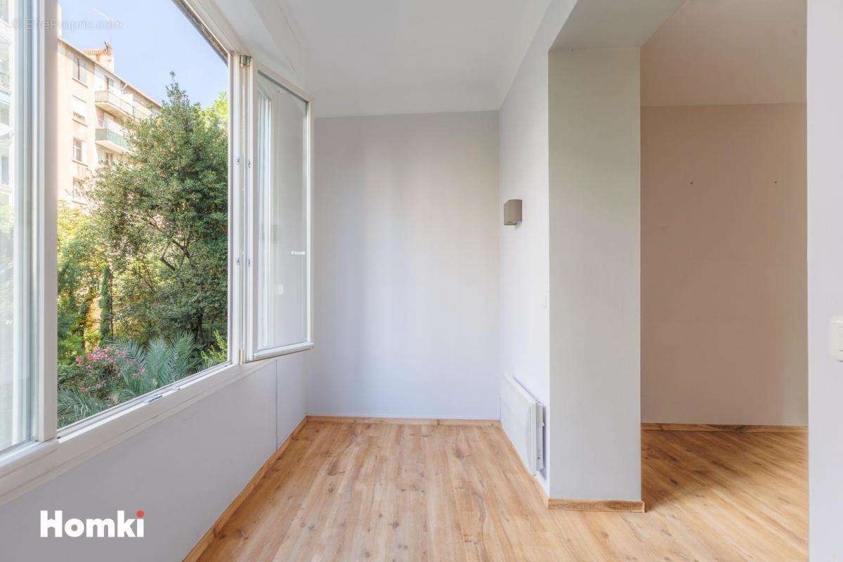 Appartement à MARSEILLE-4E