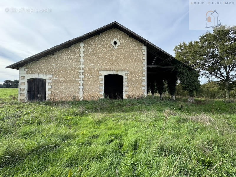 Maison à MONTGUYON