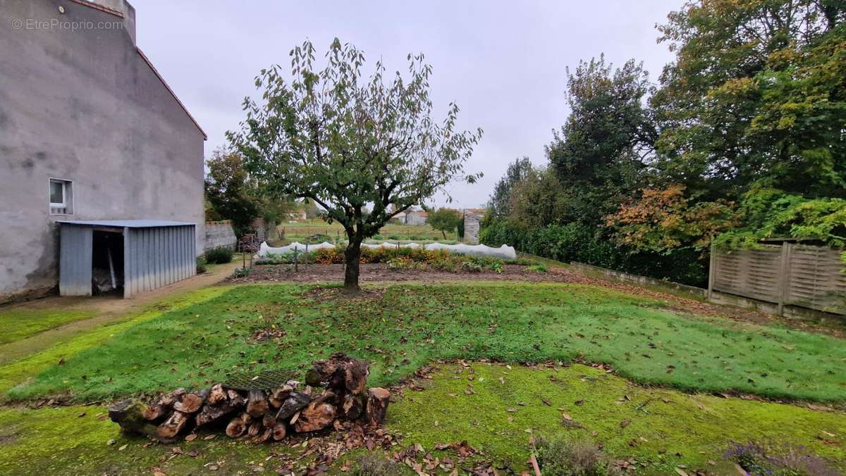 Maison à SAINT-JULIEN-DE-CONCELLES