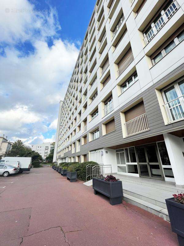 Appartement à CHARENTON-LE-PONT