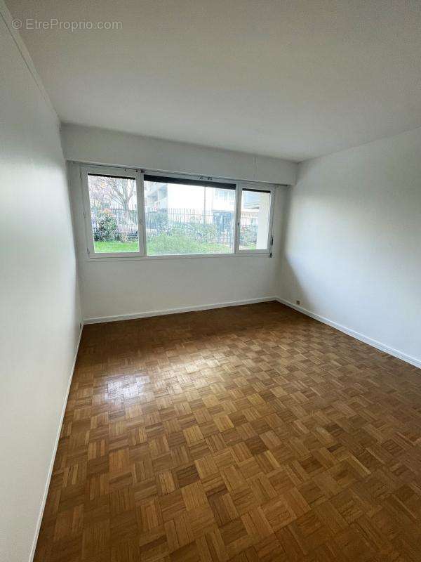 Appartement à CHARENTON-LE-PONT