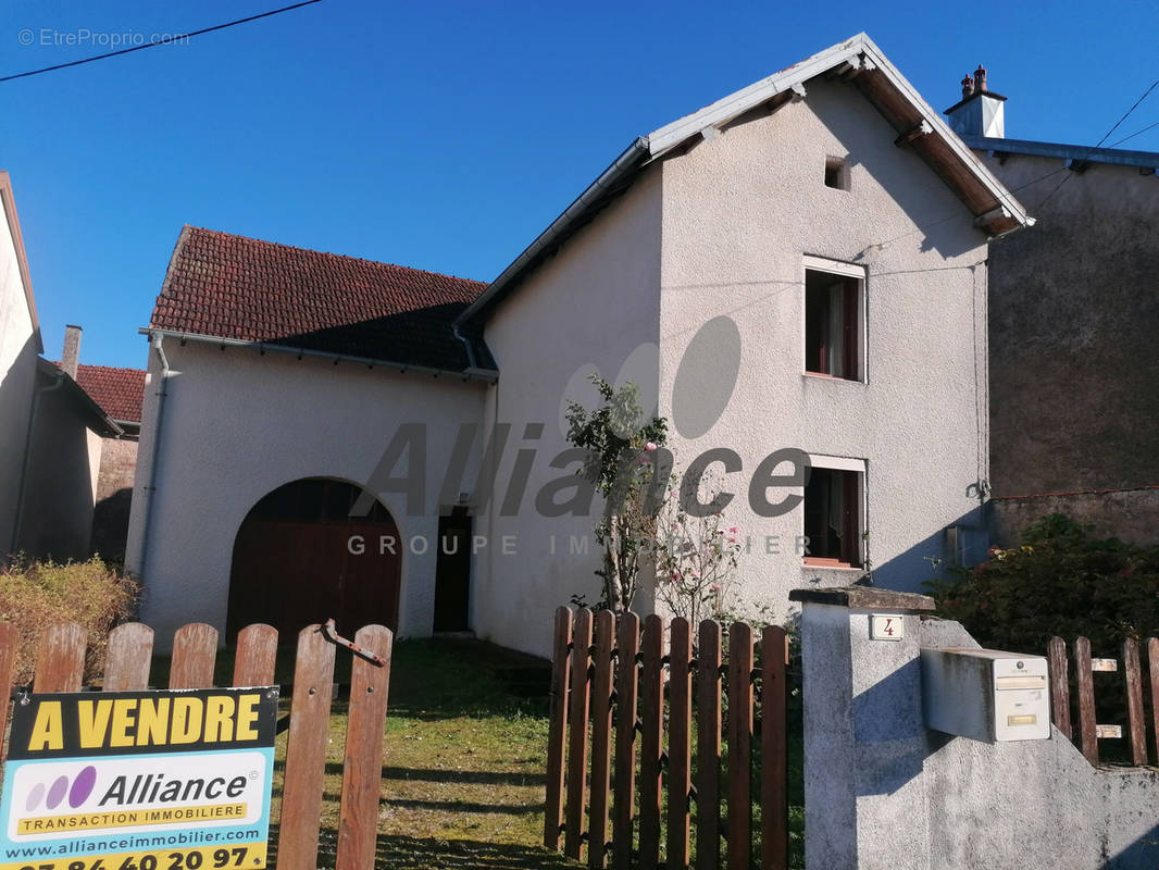 Maison à LA VILLEDIEU-EN-FONTENETTE