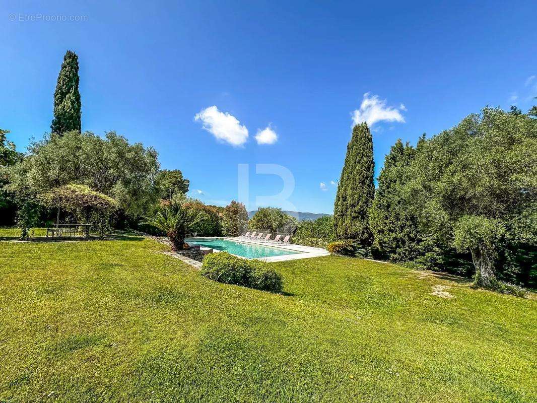 Maison à MOUGINS