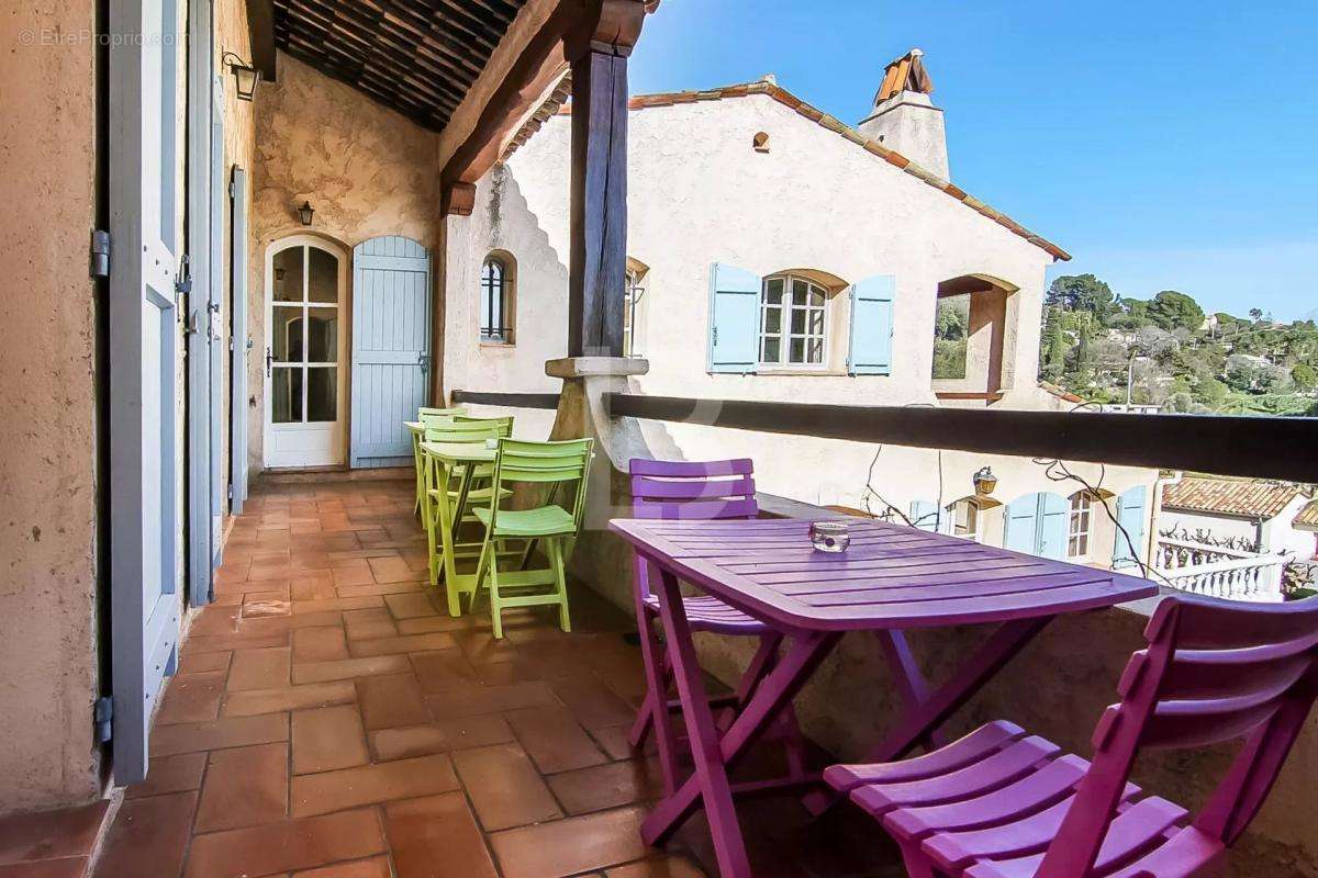 Maison à MOUGINS