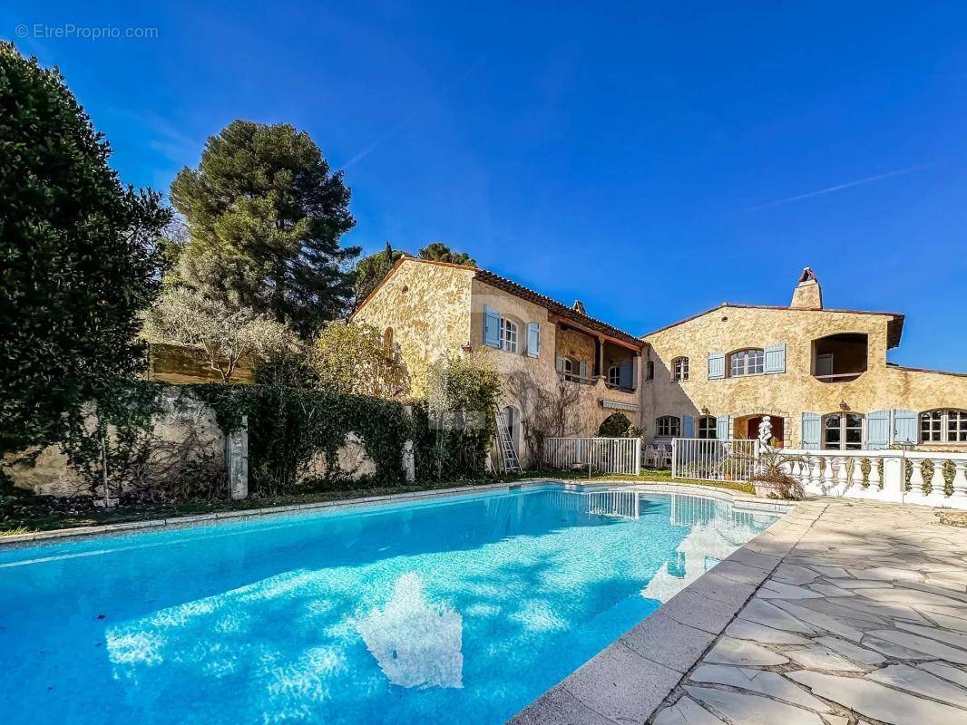 Maison à MOUGINS