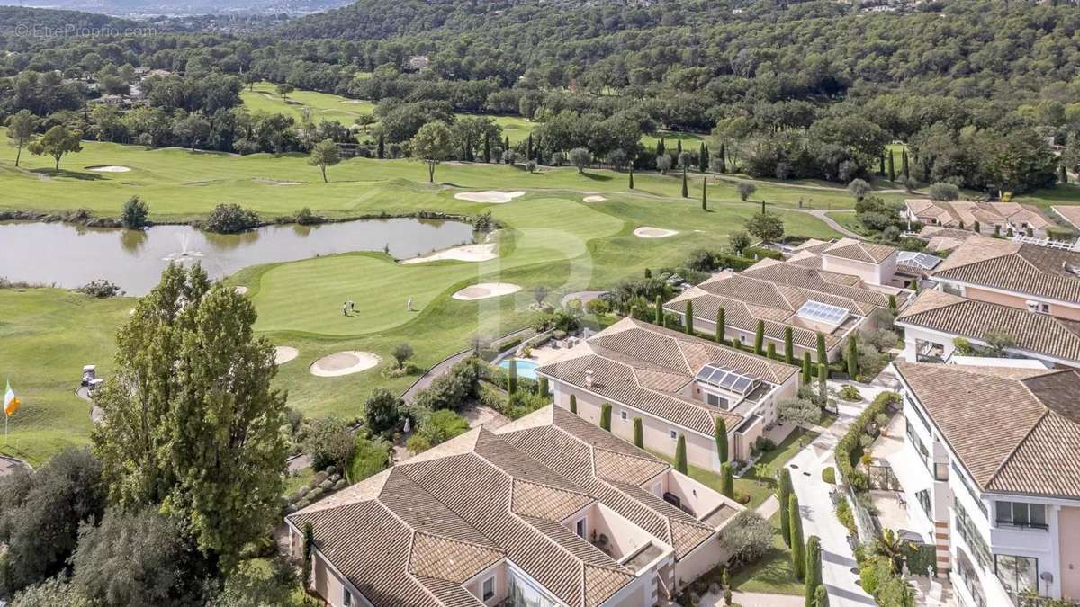 Appartement à MOUGINS