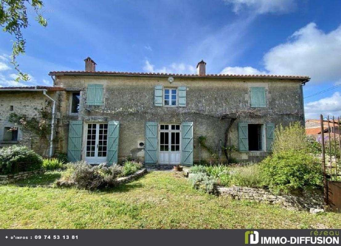 Maison à VERTEUIL-SUR-CHARENTE