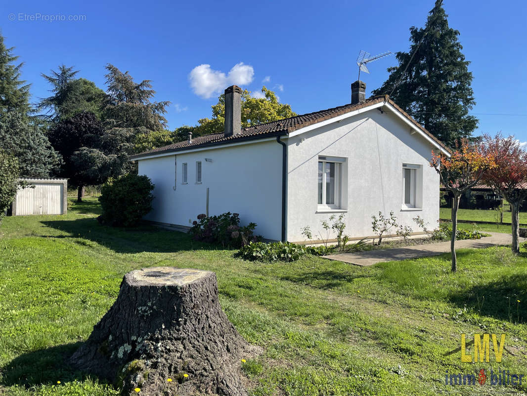 Maison à MOULIETS-ET-VILLEMARTIN