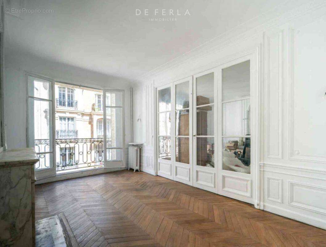 Appartement à PARIS-17E