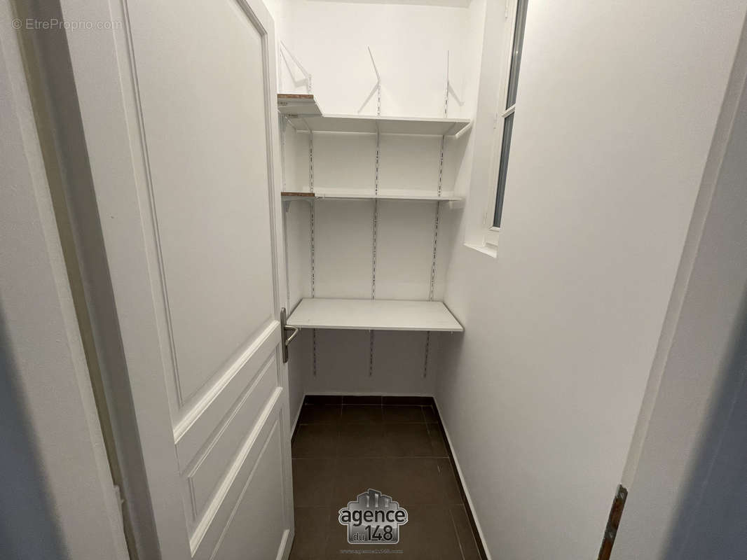 Appartement à MARSEILLE-2E