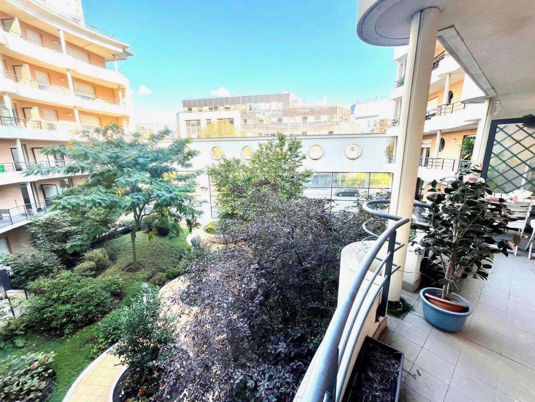 Appartement à ISSY-LES-MOULINEAUX