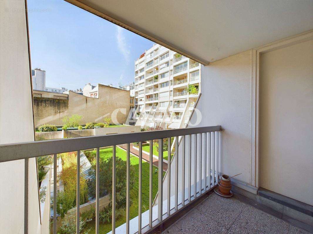 Appartement à PARIS-10E