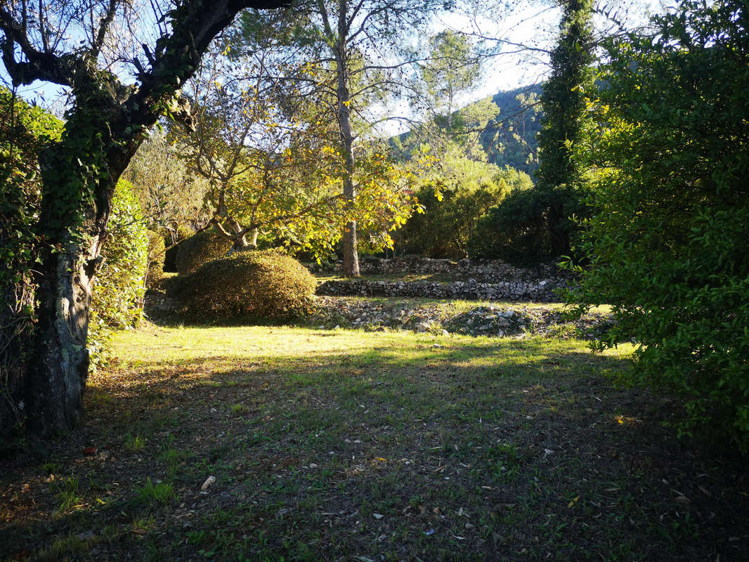 Maison à SOLLIES-TOUCAS