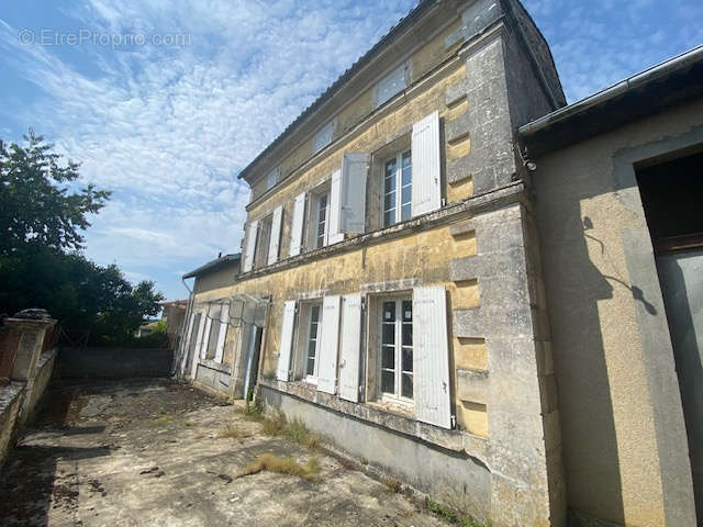 Maison à CHAMPMILLON