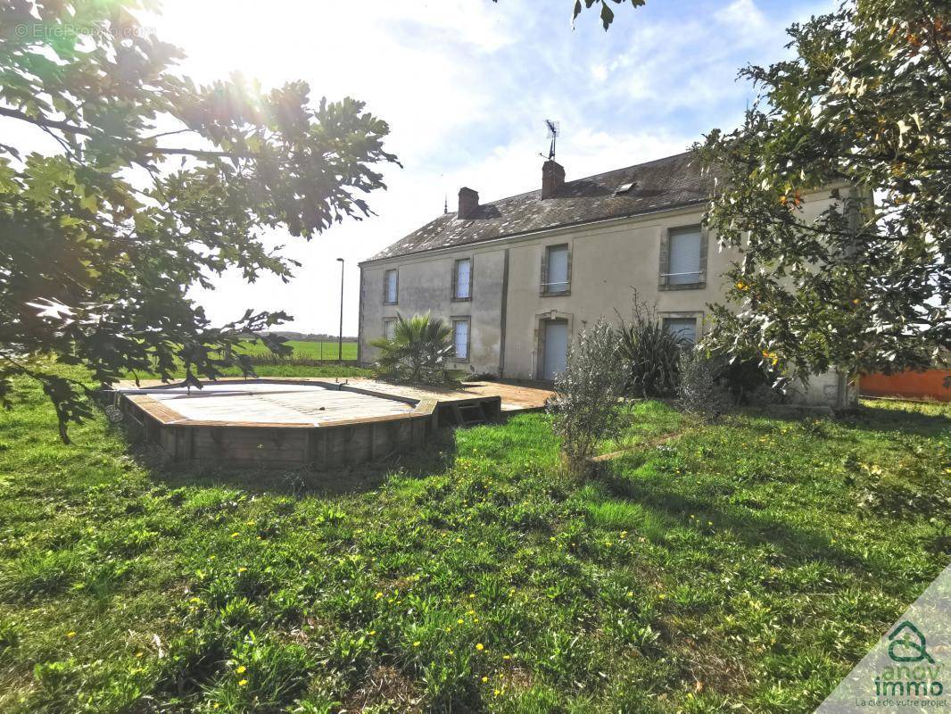 Maison à SAINT-MARTIN-DE-FRAIGNEAU