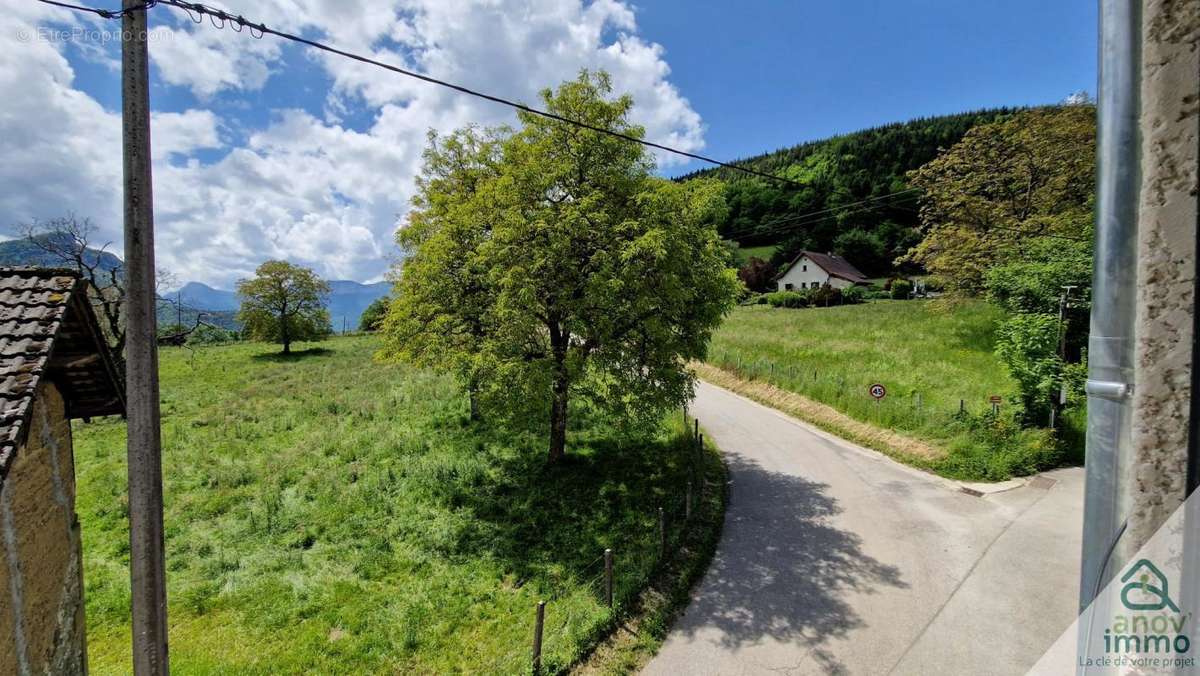 Appartement à POMMIERS-LA-PLACETTE