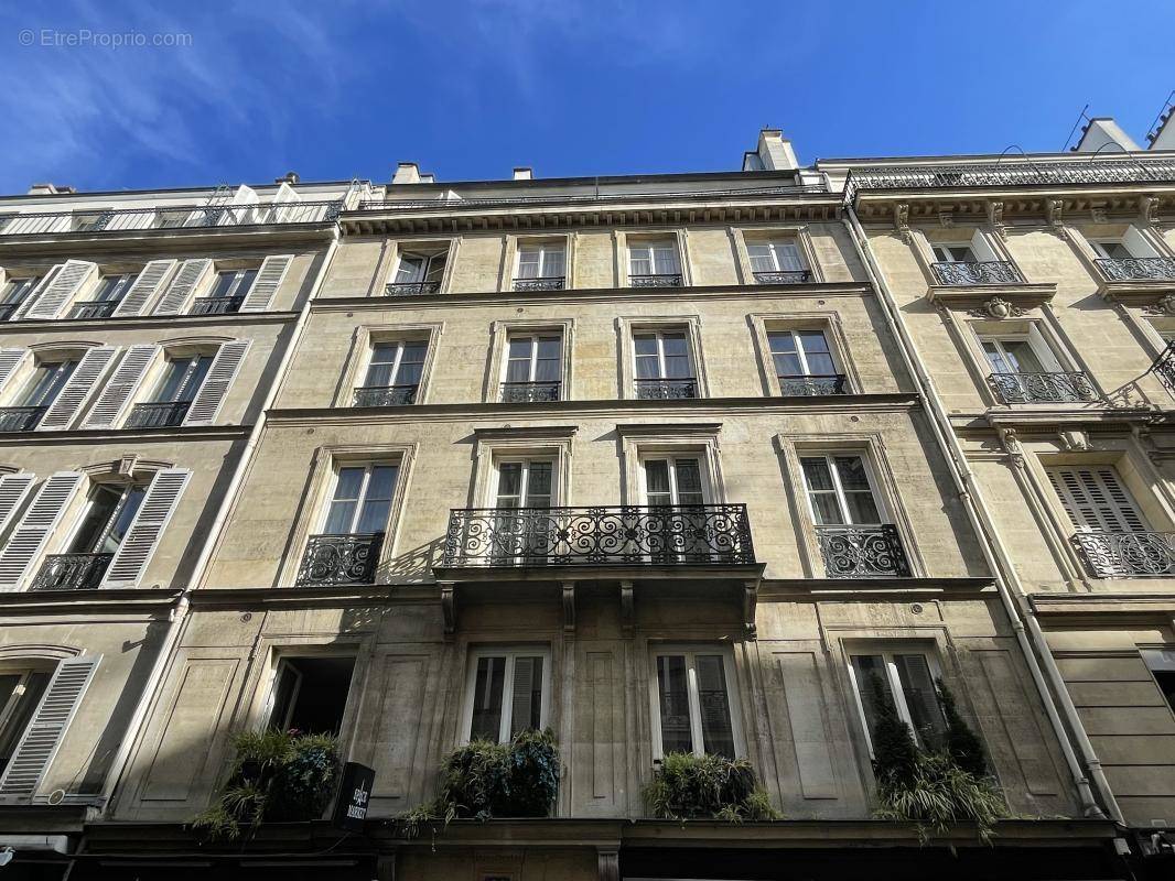 Appartement à PARIS-8E