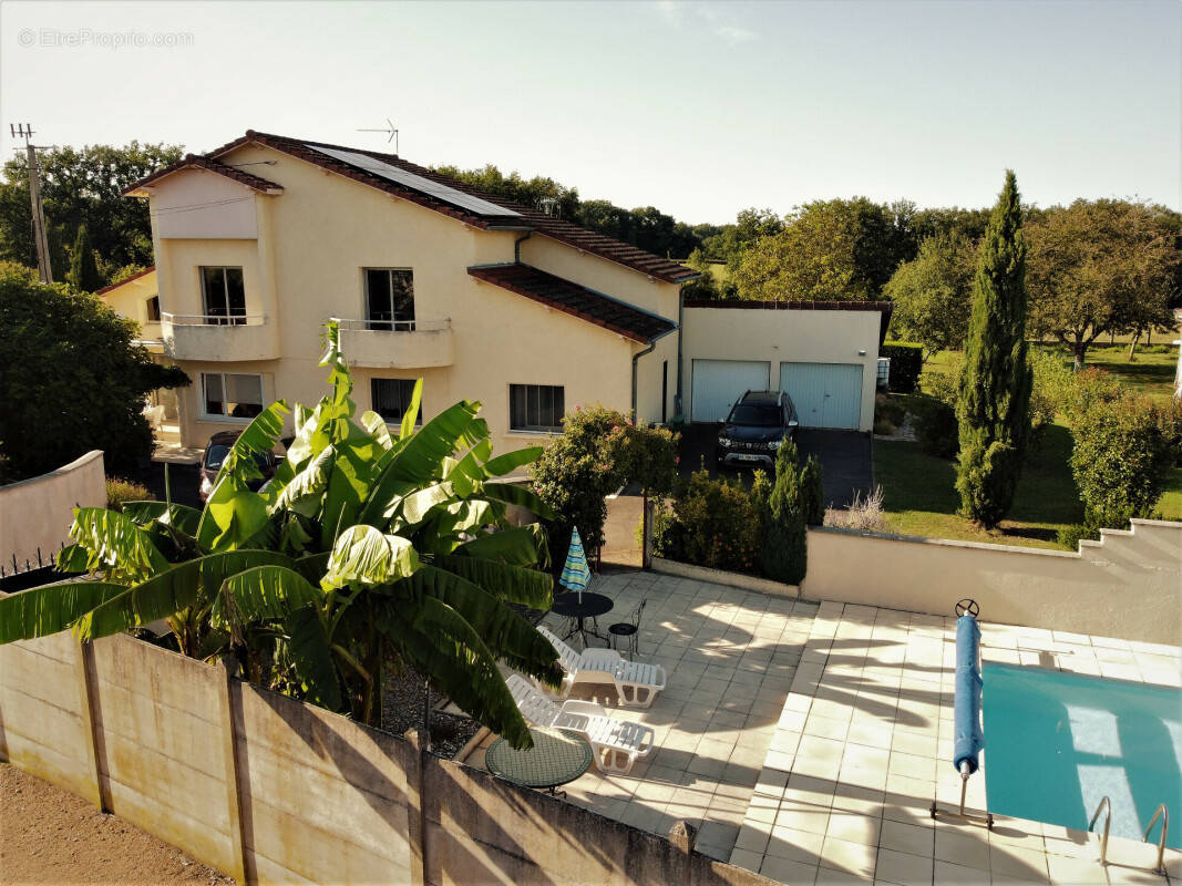 Maison à SAINT-SYLVESTRE-PRAGOULIN