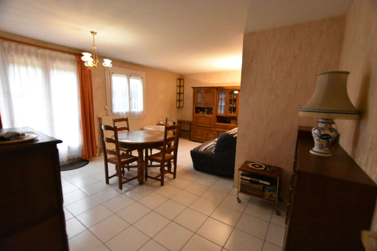 Appartement à MOISSY-CRAMAYEL