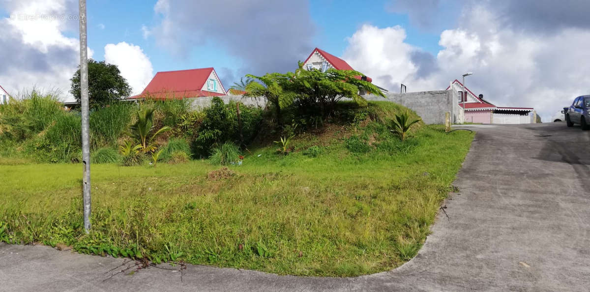 Terrain à LE MORNE-ROUGE