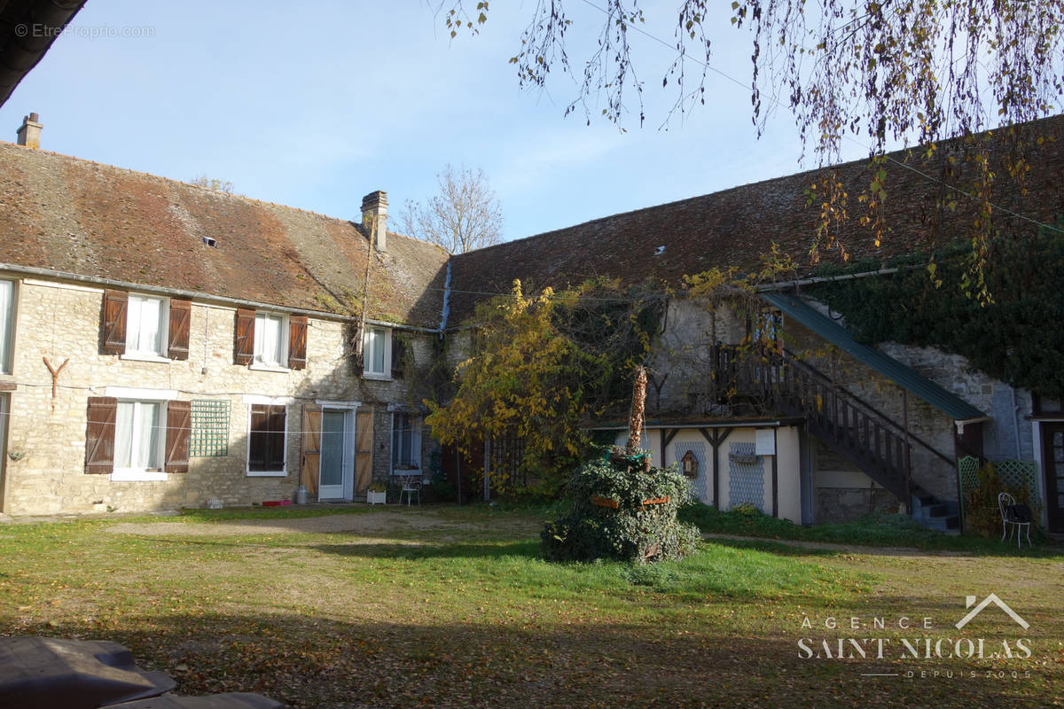 Maison à MONTALET-LE-BOIS