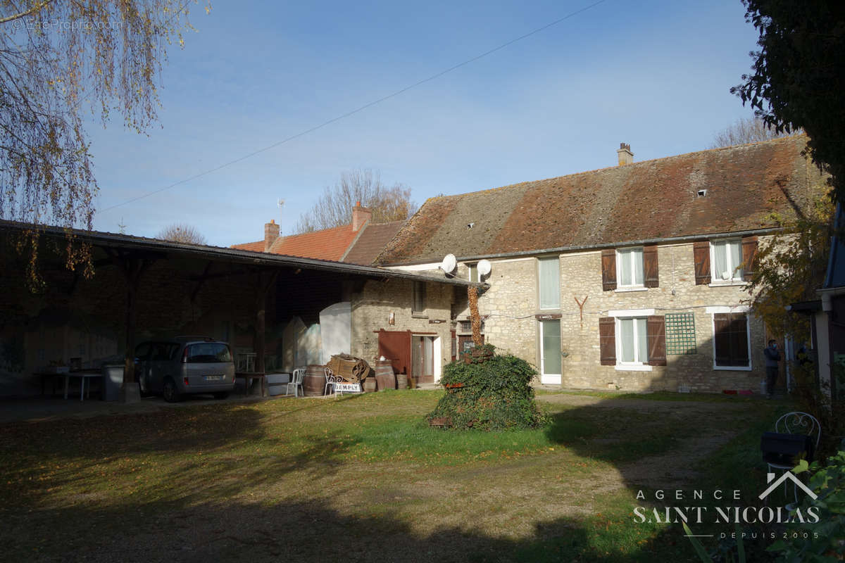 Maison à MONTALET-LE-BOIS