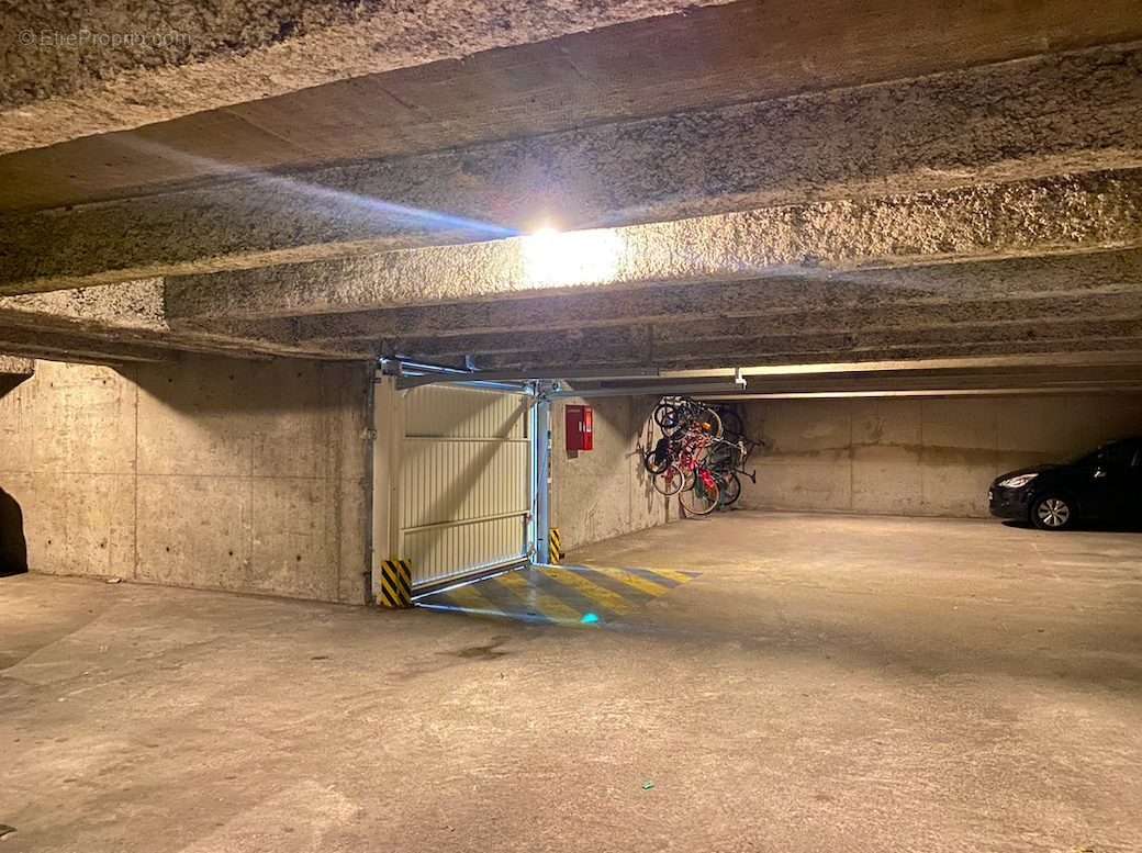 Parking à LYON-6E