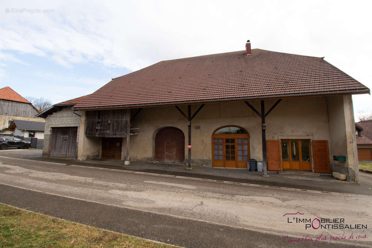 Maison à LABERGEMENT-SAINTE-MARIE