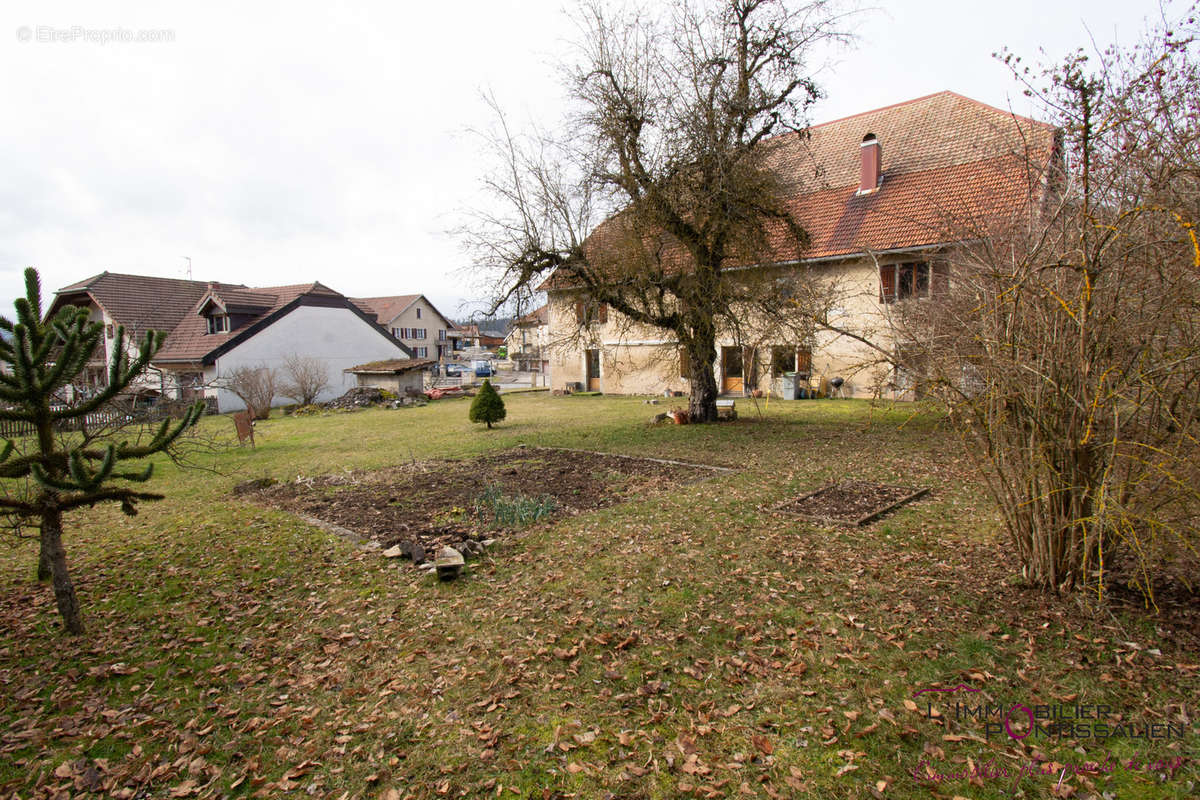 Maison à LABERGEMENT-SAINTE-MARIE