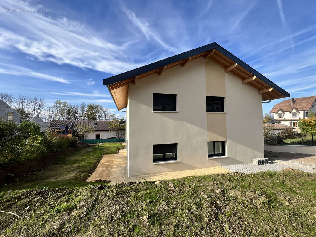 Maison à SAINT-CERGUES