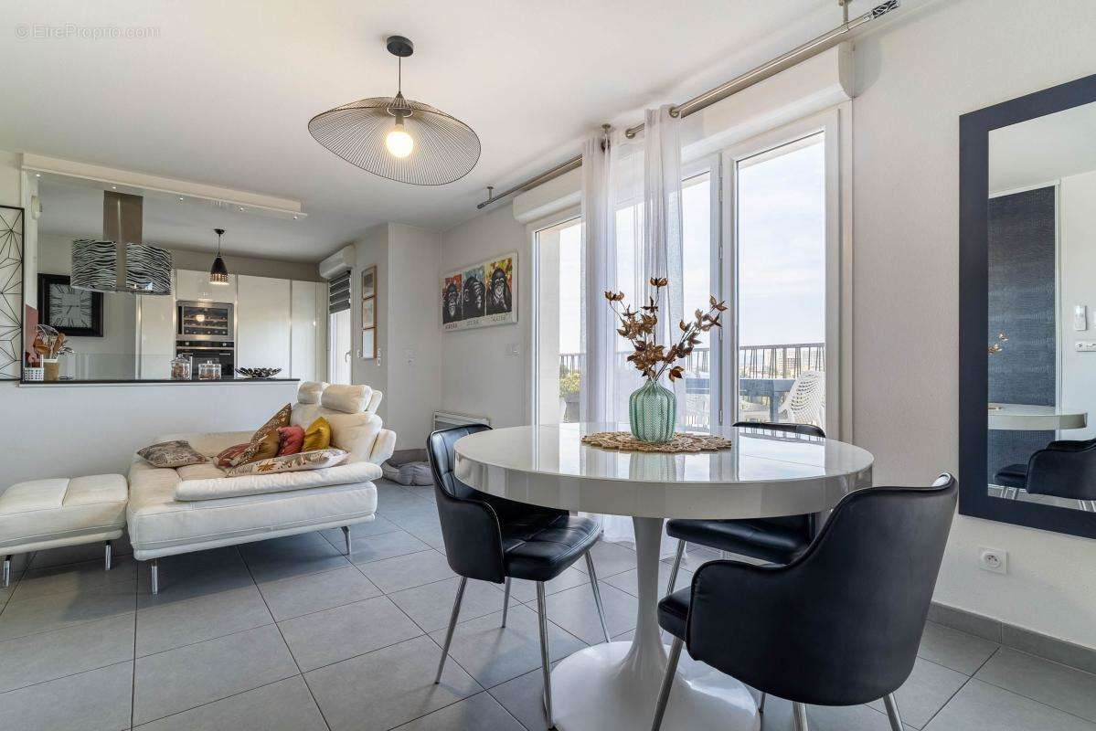 Appartement à MARSEILLE-9E