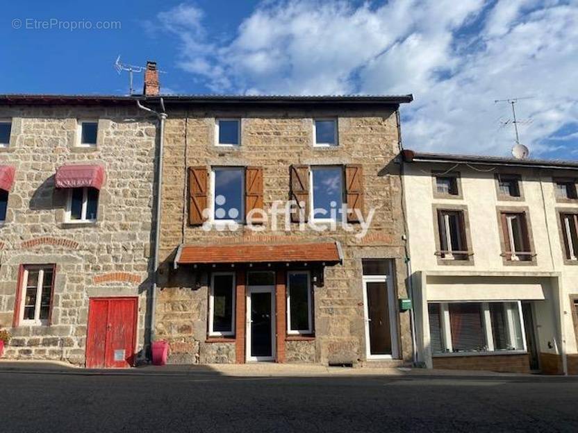 Maison à LAPRUGNE