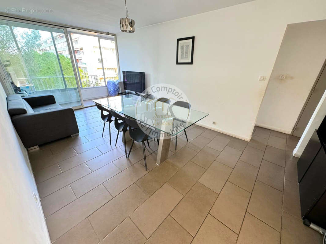 Appartement à MARSEILLE-9E