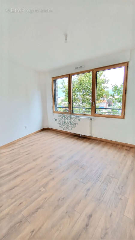 Appartement à EPINAY-SUR-SEINE